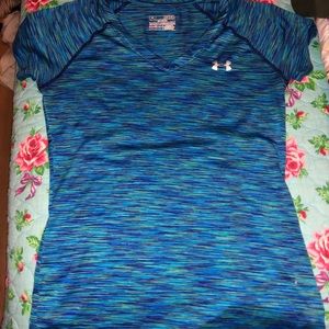 Under armour semi fitted tee